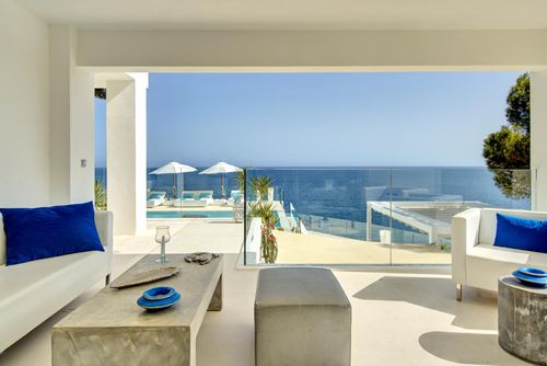 Villa Mar Azul Luxury villa in Ibiza with sea views close to the beach Villa mit privatem Pool in Es Cubells, Ibiza, Spanien für 12 Personen. Das Haus befindet sich 500 m vom Strand entfernt....