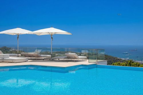Villa Can Timbaud  Luxury Villa Holiday with Private Pool in Ibiza Luksus villa med privat pool i San Juan, Ibiza, Spanien til 14 personer. Villaen er beliggende i et bakket, landligt og skovklædt strandområde....