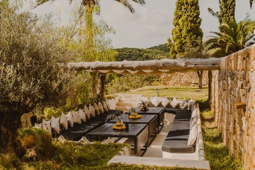 Villa Can Nikita Amaizing Experience in Ibiza Relax in Nature Villa en Ibiza, Islas Baleares, España, con piscina privada para 12 personas. La casa cuenta con 6 dormitorios y 7 baños....