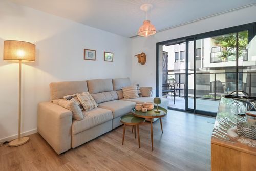 Aventurier Moderne und komfortable Wohnung in Jávea, Costa Blanca, Spanien mit Gemeinschaftspool für 4 Personen. Die Wohnung befindet sich in einem städtischen Gebiet, in der Nähe von Restaurants und Bars, Geschäften und Supermärkten und 2 km vom Strand La Grava, Puerto, Jávea entfernt....