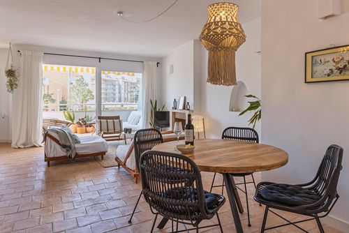 La Casita Escondida Apartamento en Javea, Costa Blanca, España, con piscina comunitaria para 4 personas. El apartamento cuenta con 2 dormitorios y 1 baño....