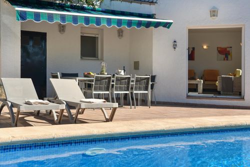Nova 6 pax Large and comfortable villa with private pool in Jávea, Costa Blanca, Spain for 6 persons. The house is situated in a residential beach area, close to supermarkets and 3 km from La Granadella, Jávea beach....
