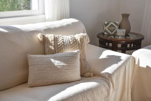 Nova 6 pax Grande et confortable villa à Jávea, Costa Blanca, Espagne, avec piscine privée pour 6 personnes. La maison est située dans une zone résidentielle près de la plage, à proximité des supermarchés et à 3 km de la plage de La Granadella, Jávea....