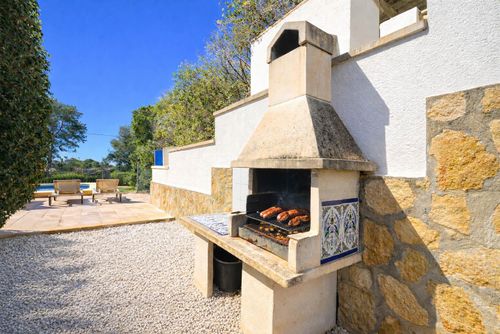 Nova 4 pax Grande e confortevole villa con piscina privata a Xàbia, Costa Blanca, Spagna per 4 persone. La casa è situata in una zona residenziale balneare, vicino a supermercati e a 3 km dalla spiaggia La Granadella, Xàbia....