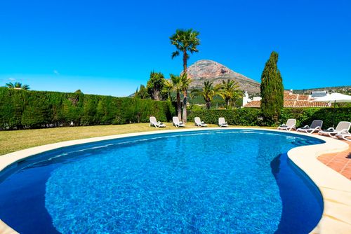 Casa Danesa Große und komfortable Villa in Jávea, Costa Blanca, Spanien mit privatem Pool für 8 Personen. Das Haus befindet sich in einer küstennahen, ländlichen und Wohngegend....