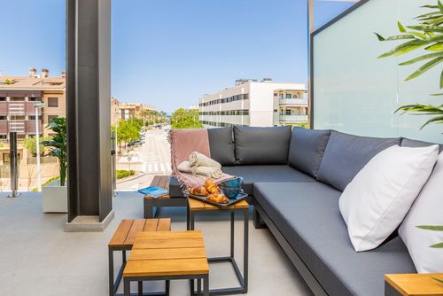 Arenal Playa II Modern and comfortable apartment with communal pool in Jávea, Costa Blanca, Spain for 6 people. The apartment is situated in a residential beach area, close to restaurants and bars, shops, supermarkets and a tennis court, 500 metres from Arenal Beach, 3 kilometres from Jávea old town and 500 metres from the Mediterranean....