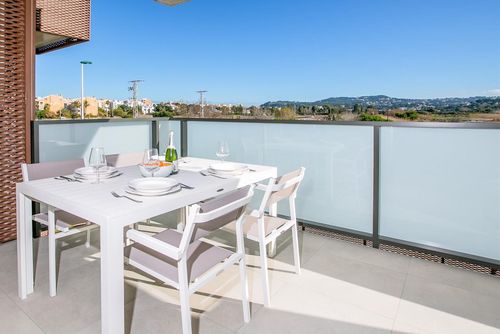 Blue Arenal Modern and comfortable apartment with communal pool in Jávea, Costa Blanca, Spain for 4 people. The apartment is situated in a residential beach area, close to restaurants and bars, shops, supermarkets and a tennis court, 200 m from Arenal Beach and 0....