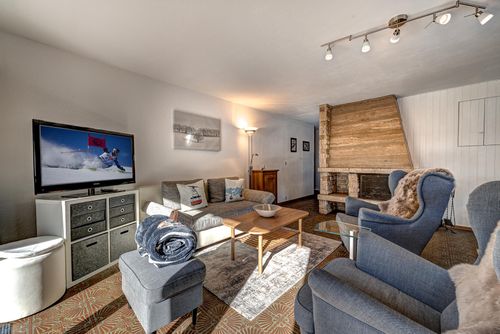 Appartement Tzoum'Azur 6: La Tzoumaz, 4 Vallees, Suisse. TV et multimédia, Salon-salle à manger et cheminée ouverte