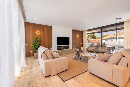 Poniente Modern and luxury villa with private pool in La Barrosa, Costa de la Luz, Spain for 10 persons. The villa is situated in a residential beach area, close to restaurants and bars, 500 m from the beach and 6 km from Chiclana de la Frontera....