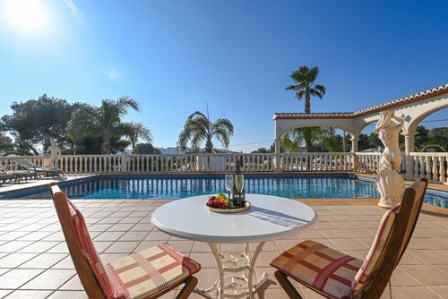 Luz de Mar 6 pax Prachtige en charmante villa in Jávea, Costa Blanca, Spanje met privézwembad voor 6 personen. Het huis bevindt zich in een residentiële strandwijk en op 2 km van het strand....