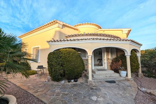 Vista Azul by Solidays Schöne und komfortable Villa in Benitachell - Neu Stadt von Benitatxell, Costa Blanca, Spanien für 6 Personen. Das Haus liegt in einem hügeligen Strandgebiet und ist 2 km vom Strand Cala Moraig entfernt....