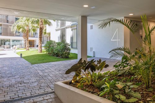 Casa Arena Rosa Apartamento en Javea, Costa Blanca, España, con piscina comunitaria para 5 personas. El apartamento está situado cerca de restaurantes y bares, tiendas y supermercados, y se encuentra a 2 km de la Playa Grava....