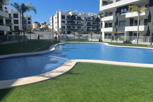 Valentino Vibes Modern en comfortabel appartement in Orihuela Costa, Costa Blanca, Spanje met gemeenschappelijk zwembad voor 4 personen. Het appartement is gelegen in een kust- en woongebied en ligt dicht bij restaurants en bars....