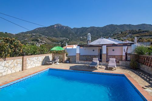 Bonita casa rural con piscina privada AX-48F Holiday house in Frigiliana, Costa del Sol, Spain with private pool for 5 persons. The house is situated in a rural, wooded and mountainous area....