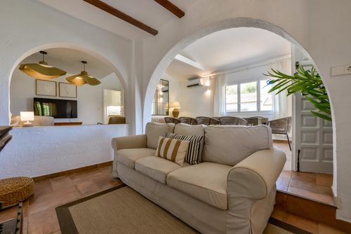 Las Buganvillas 8 pax Large and nice villa in Xàbia, Costa Blanca, Spain with private pool for 8 persons. The house is situated in a residential beach area and at 3 km from El Arenal, Xàbia beach....