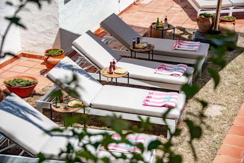 Las Buganvillas 6 pax Große und angenehme Villa mit privatem Pool in Jávea, Costa Blanca, Spanien für 6 Personen. Das Haus befindet sich in einem Wohnstrandgebiet und 3 km vom Strand El Arenal, Jávea entfernt....