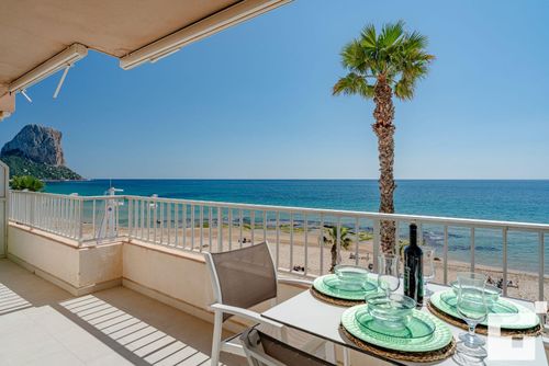 Capri 314 - Grupo  Turis Gemütliches Apartment in Calpe, Costa Blanca, Spanien für 3 Personen. Das Apartment befindet sich in der Nähe von Restaurants und Bars, Geschäften und Supermärkten und ist nur 25 m vom Arenal-Bol Strand entfernt....