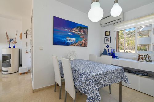 Marysol 4 pax Wunderschönes und romantisches Penthouse mit Gemeinschaftspool in Jávea, Costa Blanca, Spanien, für 4 Personen. Das Haus befindet sich in einem Wohngebiet in Strandnähe, in der Nähe von Restaurants und Bars, Geschäften und Supermärkten, 500 Meter vom Strand Playa de la Grava und 500 Meter vom Mittelmeer, Jávea, entfernt....