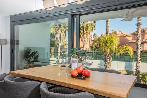 Brisa Marina II Modern and comfortable apartment with communal pool in Jávea, Costa Blanca, Spain for 4 people. The apartment is situated in a residential beach area, close to restaurants and bars, shops, supermarkets and a tennis court, 200 metres from Montañar I beach and 0....