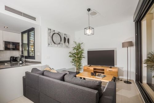 Brisa Marina II Modern and comfortable apartment in Xàbia, Costa Blanca, Spain with communal pool for 4 persons. The apartment is situated in a residential beach area, close to restaurants and bars, shops, supermarkets, and a tennis court, 200 m from Montañar I beach and 0....