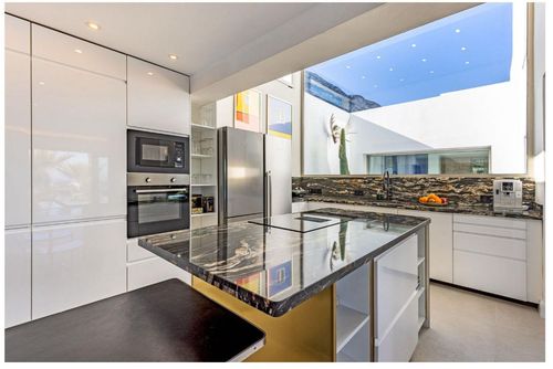 Villa Amantos Moderne und komfortable Villa in Denia, Costa Blanca, Spanien, mit privatem Pool für 12 Personen. Das Haus befindet sich in einer Küsten-, Wald-, Wohn- und Bergregion, 4 km vom Strand Playa Punta Raset entfernt....