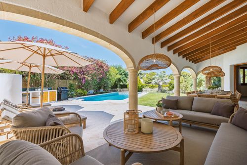 Casa Hero Villa in Javea, Costa Blanca, Spanje voor 8 personen.  De villa heeft 5 slaapkamers en 3 badkamers, verspreid over 2 niveaus....