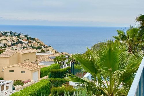 Villa Magnolias Villa mit privatem Pool in Benitachell, Costa Blanca, Spanien für 6 Personen. Das Haus befindet sich in einer Küsten- und Wohngegend, 2 km vom MORAIG Strand und 7 km von MORAIRA entfernt....