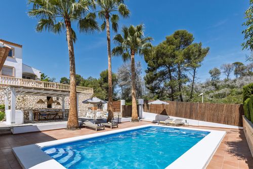 Casa Tres Palmeras Moderne und komfortable Villa in Javea, Costa Blanca, Spanien mit privatem Pool für 5 Personen. Das Haus befindet sich in einer Wohngegend und ist 4 km vom Granadella-Strand entfernt....
