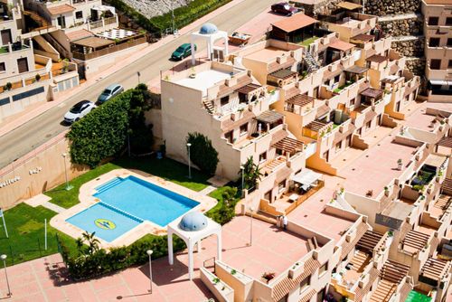 Casa del Sol Beautiful and comfortable apartment in Águilas, Murcia, Spain with a communal pool for 4 persons. The apartment is situated in a rural, urban and mountainous beach area, close to a tennis court and 1 km from the beach....