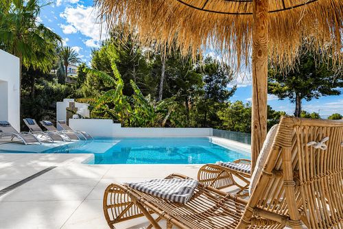 Javica Beautiful and comfortable villa in Xàbia, Costa Blanca, Spain with private pool for 8 persons. The house is situated in a residential beach area....