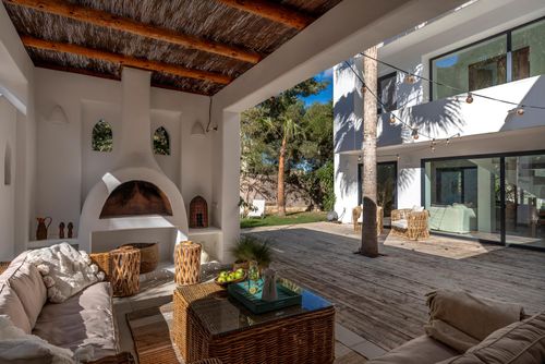 Javica Prachtige en comfortabele villa met privézwembad in Jávea, Costa Blanca, Spanje voor 8 personen. Het huis bevindt zich in een residentiële strandomgeving....