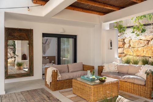 Javica Beautiful and comfortable villa with private pool in Jávea, Costa Blanca, Spain for 8 people. The house is situated in a residential beach area....