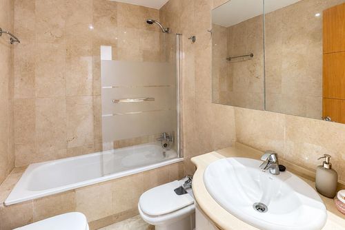 Benalmadena Golf Homes Schöne und komfortable Wohnung mit Gemeinschaftspool in Benalmádena, Andalusien, Spanien für 4 Personen. Die Wohnung befindet sich in einem Golfresort und in einer küstennahen, hügeligen und ruhigen Wohngegend....