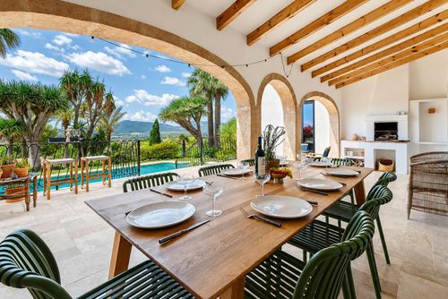 La Fuente Moderna y cómoda villa con piscina privada en Jávea, Costa Blanca, España, para 8 personas. La casa está situada en una zona residencial de playa....