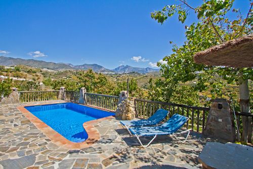 Pequeña casa rural con encanto en Frigiliana AX-7F Casa de vacaciones en Frigiliana, Costa del Sol, España, con piscina privada para 4 personas. La casa está situada en una zona rural, boscosa y montañosa....