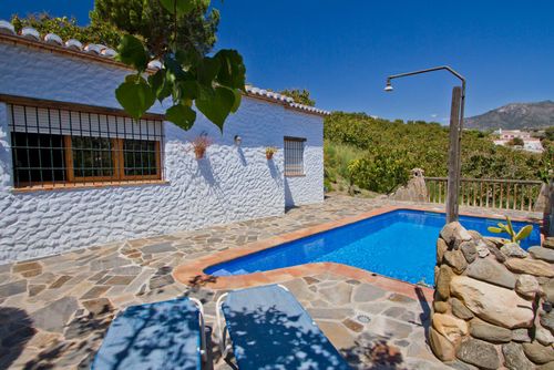 Pequeña casa rural con encanto en Frigiliana AX-7F Casa de vacaciones en Frigiliana, Costa del Sol, España, con piscina privada para 4 personas. La casa está situada en una zona rural, boscosa y montañosa....