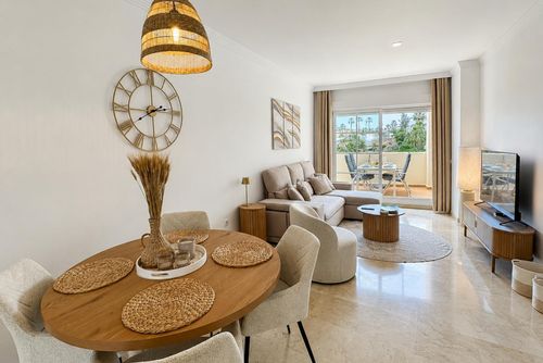 Benalmadena Golf Homes winter Beautiful and comfortable apartment with communal pool in Benalmádena, Andalusia, Spain for 4 people. The apartment is situated in a golf resort and in a coastal, hilly and residential area....