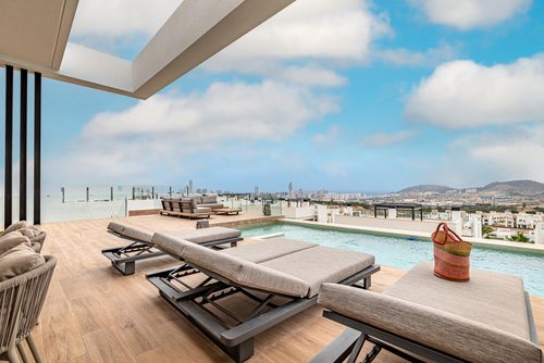 Campana Garden Charmante et luxueuse villa à Finestrat, Costa Blanca, Espagne, avec une piscine privée pour 10 personnes. La maison est située dans une zone côtière et urbaine, à 2 km de la plage et à 3 km de Finestrat, Benidorm....