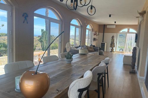 Casa SUEÑO Wundervolle und luxuriöse Villa mit privatem Pool in San Juan de los Terreros, Andalusien, Spanien für 6 Personen. Die Villa befindet sich 3 km vom Strand Playa la Entrevista entfernt....