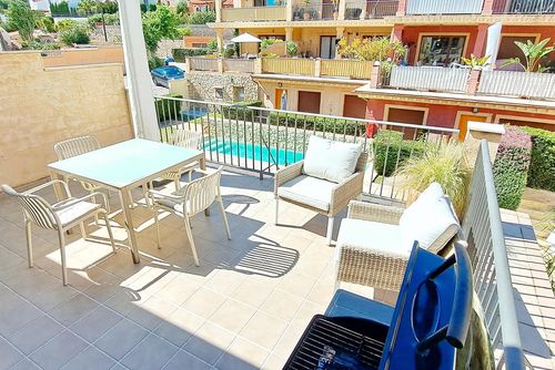 Jardines de Montemar Oasis Apartamento amplio y alegre en Benissa, Costa Blanca, España, con piscina comunitaria para 4 personas. El apartamento está situado en una zona costera y residencial, a 2 km de la playa de Cala Baladrar....