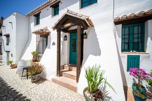 Preciosa Casa Rural en El Acebuchal AX-1AC Ferielejlighed med privat pool i Frigiliana, Costa del Sol, Spanien for 8 personer. Huset ligger i et landligt, skovklædt, boligområde og bjergrigt område, tæt på restauranter og barer....