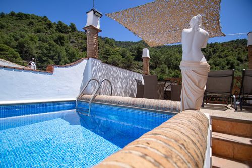 Preciosa Casa Rural en El Acebuchal AX-1AC Feriehus med privat svømmebasseng i Frigiliana, Costa del Sol, Spania for 8 personer. Huset ligger i et landlig, skogkledd, boligområde og fjellrik område, nær restauranter og barer....