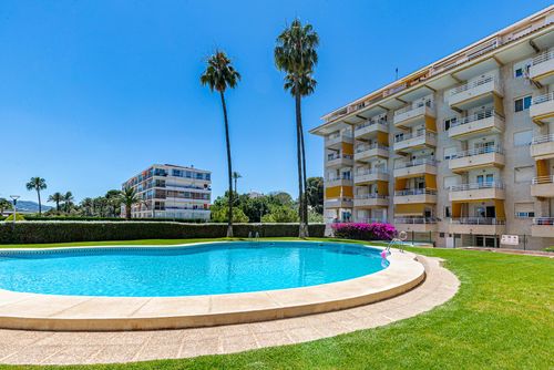 Altea Puerto apartamento Classic and cheerful apartment in Altea, Costa Blanca, Spain with communal pool for 3 persons. The apartment is situated in a residential beach area, close to restaurants and bars, shops and supermarkets, and is 200 m from Altea beach....