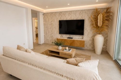Villa Hamilton Hermosa y lujosa villa con piscina privada en Benitachell, Costa Blanca, España para 8 personas. La villa está situada en una zona residencial y montañosa cerca de la playa, a 2 km de la playa CALA MORAIG y a 5 km de MORAIRA....