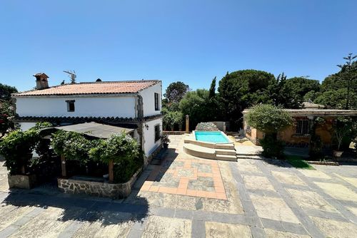 Mi Reina Villa rustique et charmante avec piscine privée à Chiclana de la Frontera, Costa de la Luz, Espagne, pour 4 personnes. La maison est située dans une zone rurale près de la plage et se trouve à 5 km d'El Colorado....