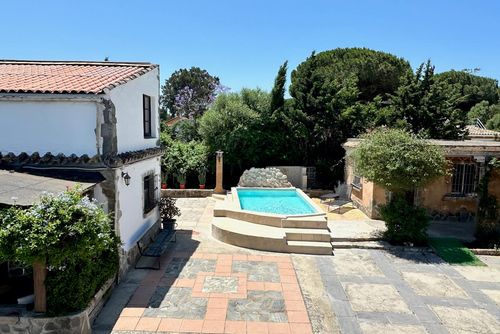 Mi Reina Rustic and lovely villa with private pool in Chiclana de la Frontera, Costa de la Luz, Spain, for 4 persons. The house is situated in a rural beach area and is 5 km from El Colorado....
