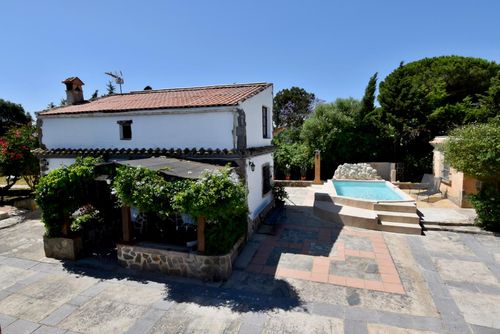 Mi Reina Villa rustique et charmante avec piscine privée à Chiclana de la Frontera, Costa de la Luz, Espagne, pour 4 personnes. La maison est située dans une zone rurale près de la plage et se trouve à 5 km d'El Colorado....