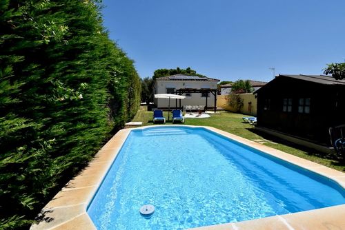 Alhambra Beautiful and comfortable villa with private pool in Chiclana de la Frontera, Costa de la Luz, Spain for 6 persons. The house is situated in a rural beach area....