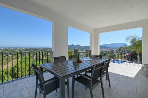Casa Zoe Modern and comfortable villa with private pool in Pedreguer, Costa Blanca, Spain for 8 persons. The house is situated in a rural, residential and mountainous area....