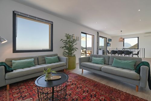 Casa Zoe Moderne und komfortable Villa mit privatem Pool in Pedreguer, Costa Blanca, Spanien für 8 Personen. Das Haus befindet sich in einer ländlichen, Wohn- und Bergregion....